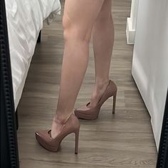 New Never Worn In Perfect Condition Size 6.5 (Pointed Toes So It Would Fit Better For Size 6 Feet) Sturdy Amazing Quality Ariana Grande Legs, Blush Heels, Dark Blush, Shoes Steve Madden, Heels High, Steve Madden Shoes, Ariana Grande, Shoes Women Heels, Steve Madden