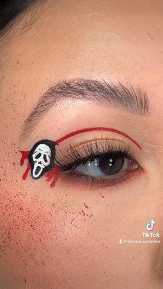 Lip Makeup Art, Halloween Eyeliner, Halloween Lip Makeup, Lip Makeup Ideas, Vampire Bride, Creepy Halloween Makeup, Movie Makeup, Cute Halloween Makeup