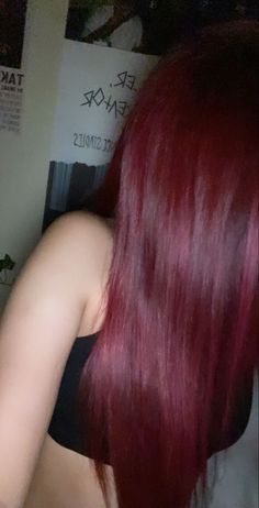 Copy And Paste Latina Hairstyles, Cherry Red Hair Aesthetic, Latina With Red Hair, Latina Red Hair, Maroon Red Hair, Latina Hair Color Ideas, Cherry Red Hair, Latina Hair