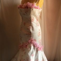 Size 12 No Alterations Satin Material Nwt Alisha Core, Rose Gown, Prom Dress Inspo, Old Fashion Dresses, Women Issues, New York Dresses, York Dress, Dress Inspo, Satin Material