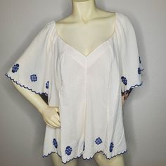 Old Navy V-Neck Embroidered Top Creme De La Creme 3xl 100% Genuine - Usa Seller Please Contact With Any Questions Please See Pictures For An Accurate Description Of The Item And Condition *Returns* We Do Accept Returns Within 30 Days. Please Note, The Item Must Be Returned In The Exact Same Condition As It Was Received. Thank You! Summer V-neck Blouse With Floral Embroidery, V-neck Top With Floral Embroidery For Vacation, V-neck Tops With Floral Embroidery For Vacation, V-neck Blouse With Embroidered Hem For Vacation, V-neck Embroidered Blouse For Vacation, Embroidered V-neck Top For Spring, Embroidered V-neck Top For Summer, Embroidered V-neck Blouse For Vacation, V-neck Embroidered Top For Spring With Relaxed Fit