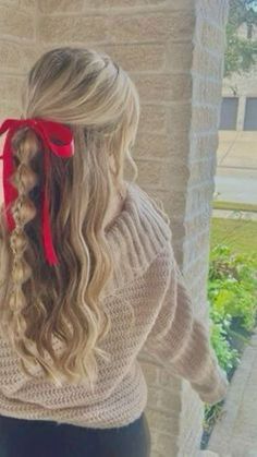 Preppy Hairstyles, Hairstyle Examples, Hair Inspiration Long, Cheer Hair, Bow Hairstyle, Ribbon Hairstyle, Christmas Hairstyles, Hair Stylies, Work Hairstyles