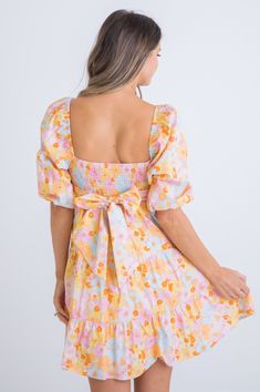 This Floral London Poplin Dress features a unique knot back detail, lined for comfort, and a puff sleeve for added dimension. A stylish and timeless choice for any wardrobe. Maximalist Summer Outfits, Spring Fling Dresses, Cute Church Dresses, Spring Dance Dresses, Cotillion Dresses, Dresses Knee Length, Cute Formal Dresses, Church Fits, Easter Dresses