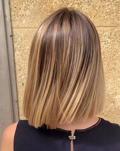 Short Hair Blonde Balayage, Blond Ombre Hair, Balayage On Short Hair, Blonde Hair Bob, Sombre Blonde, Balayage Hair Blonde Short, Long Ombre Hair, Sombre Hair