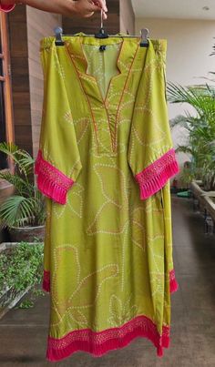 Trendy Neck Designs, Boutique Style Dresses, Pakistani Lehenga, Casual Cotton Dress, Kurta Patterns, Punjabi Outfits, Simple Wardrobe