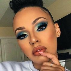 Maquillage Yeux Cut Crease, Makeup Cantik, Make Up Designs, Make Up Foundation, Ideal Makeup, Mekap Mata, Smink Inspiration, Face Beat, Punk Princess