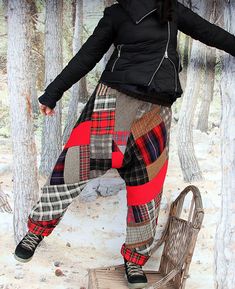 Hippie Patchwork Bottoms For Fall, Casual Plaid Patchwork Bottoms, Baggy Patchwork Harem Pants For Fall, Fall Plaid Patchwork Bottoms, Baggy Patchwork Pants For Winter, Winter Baggy Patchwork Pants, Denim Refashion, Upcycle Clothing, Tartan Pants