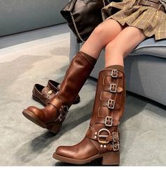 Brand: other/otherClosure method: sleeveSizes: 35 36 37 38 39 40Pattern: Solid colorStyle: European and AmericanBarrel height: High cylinderPopular elements: Belt buckleHeel height: High heel (5-8cm)Color classification: black brownBoot name: Martin bootsSuitable season: Spring and autumnRelease Year Season: Fall 2022Toe cap style: round toeThickness: RegularHeel style: block heelSole material: RubberUpper lining material: sheepskinSuitable for: Youth (18-40 years old)Leather features: Shaving l Combat Boots Heels, Woman Boots, Platform Combat Boots, Elegant Boots, Women's Motorcycle Boots, Pu Boots, Boots Heel, New Boots, Casual Luxury