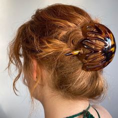 With its lovely classic design, this elegant hair bun holder/shaper will look great whether worn casually or for more formal occasions. - Made in France - Material: High-Quality Injection Moulded Plastic - Hand Applied Gloss Finish - Available in glossy Black / Tortoiseshell / Light Tortoiseshell - Brand: Ebuni - Pack Qty: 1 - Weight: 17g - Size: 9cm x 9cm - Pin: 14cm Hair Bun Holder, Growing Hair, Bun Holder, Tortoise Shell Hair, Bun Maker, Elegant Hair, Alice Band, Claw Hair Clips, Plastic Injection Molding