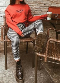 Grunge Pumpkin Patch Outfit, Portland Fashion Fall, Graphic Designer Outfit Style, Fall Punk Outfits, Colorful Edgy Outfits, 2014 Fashion Tumblr, Valentines Outfits Casual, Bohemian Winter Style, How To Dress In Your 30s