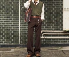 Retro Inspired Outfits Men, Japanese Menswear Streetstyle, Men’s Academia, Retro Style Outfits Men, Vintage Outfit Ideas Men, Vintage Style Men 90s, Unique Fashion Men, Retro Men Outfit Vintage, Old Men Outfit