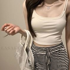 Lasaky - Seamless Supportive Chest Pad Base Layer Sleeveless Top for Stylish External Wear Korean Fashion Summer Dresses, Padded Camisole, Korean Fashion Summer, Padded Bralette, Layering Outfits, Support Bras, Bustier Top, Sleeveless Sweater, Knitted Tank Top