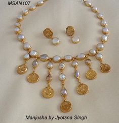 Old Silver Coins, Gold Coin Jewelry, Simple Craft Ideas, Gold Jewelry Outfits, Gold Jewelry Simple Necklace, Pearl Necklace Designs, Jewelry Set Design, Simple Craft, Indian Jewellery Design Earrings