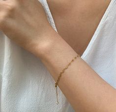 gold dainty bracelet Gold Wrist Jewelry, Dainty Bracelet Stack, Minimalistic Bracelet, Delicate Gold Bracelet, Minimalistic Jewelry, Bracelet Materials, Gold Bracelet Simple, Academia Outfits, Wrist Jewelry