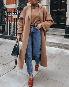 Camel Coat Outfit, 일본 패션, Chic Winter Outfits, Skandinavian Fashion, Stil Boho, Looks Street Style, Camel Coat, Cute Fall Outfits