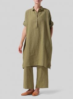 Experience style and comfort in this modern oversized monk tunic. (Plus size available) Everyday Is A New Beginning, Royal Wardrobe, Vivid Linen, Stylish Plus Size Clothing, Kurta Patterns, Indian Tunic, A New Beginning, Oversized Tunic, Tunic Pattern