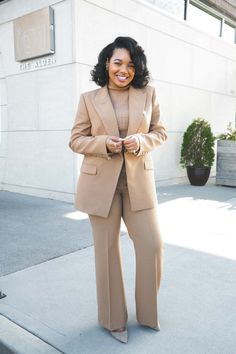 Curvy Lawyer Fashion, Curvy Elegant Outfit Winter, Executive Black Woman Outfit, Monochromatic Outfit Business Casual, Monday Work Outfits Offices, Solicitor Aesthetic, Work Outfits Curvy Women, Business Casual Outfits For Curvy Women, Monday Outfit For Work