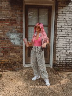 Colorful Edgy Style, Pink Hair Outfit What To Wear With, Casual Edgy Outfits Grunge, Pink Grunge Aesthetic Outfits, Fun Outfits For Women, Spring Grunge Outfits, Hairstylist Fits