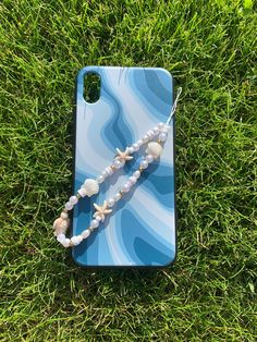 Beaded beach theme Phone charm / strap /accessory Summer Phone Strap, Cute Phone Charms Ideas, Beach Theme Phone, Ideas Pulseras, Theme Phone, Resin Work, Beads Accessories, Beads Design, Preppy Jewelry