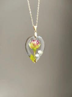 Pressed Yellow Rose Necklace Pressed Flower Pendant Real - Etsy Turkey Rose Flower Shaped Jewelry With Pressed Flowers, Rose Flower Jewelry With Pressed Flowers, Rose Gifts, Women Birthday Gifts, Real Rose, Disney Bound Outfits, Rose Gift, Women Birthday, Rose Jewelry