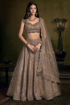 Brown Lehenga, Lengha Blouse Designs, Orang India, Designer Bridal Lehenga Choli, Indian Outfits Lehenga, Wedding Lehenga Designs, Lehnga Dress, Indian Bride Outfits, Bridal Lehenga Collection