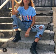 ✖️☼☾pinterest @WinterHowlOfHer • dulce încă ascuțite ☼☾✖️ How To Pose, Grunge Fashion, Look Cool, Dr. Martens, Urban Fashion, 90s Fashion, The Wind