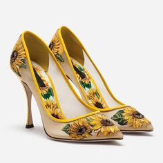 Sunflower Embroidery, Feminine Shoes, Cute Shoes Heels, Concert Fashion, Hand Embroidered Flowers, Elegant Lady, The Sunflower, Sunflower Wedding, Wedding Heels