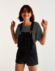 Black Short Jumpsuit, Black Dungarees, Silver Jumpsuits, Yeezy Outfit, October Fashion, Short Noir, Look Retro, Black Overalls