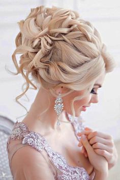 Лучшие идеи для свадьбы Wedding Haircut, Unique Wedding Hairstyles, Crystal Hanging, Messy Updo, Earrings Purple, A Wedding Dress, Creative Hairstyles