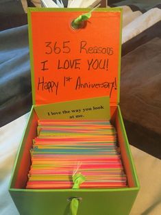 1 Year Anniversary Gift Ideas For Him Birthday Present For Boyfriend, Diy Gifts For Girlfriend, Diy Wedding Gifts, Diy Anniversary, First Wedding Anniversary