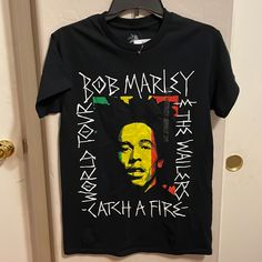 Bob Marley Uprising, Fire World, Bob Marley Shirt, Bob Marley And The Wailers, Retro Bob, Bob Marley Shirts, Bob Marley T Shirts, Vintage Bob, Trendy Shirt Designs