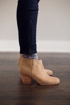 How to wear ankle boots How To Wear Ankle Boots, If The Shoe Fits, Crazy Shoes, Shoe Fits, Shoe Obsession, Fall Trends, Cute Shoes