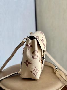 Description L.V Tiny Backpack Monogram Empreinte Cream For Women, WoBags 19cm LV M80738 Rep 1:1 The Tiny Backpack is crafted from supple, grained Monogram Empreinte leather, whose embossed Monogram pattern is highlighted by its bicolor palette. This cute, practical format is large enough to hold all everyday essentials, and features a secure, zipped back pocket. Its two removable, adjustable straps offer multiple carry options. 13 x 19 x 8 cm (Length x height x width) Cream / Brown Monogram Empr Beige Monogram Canvas Bag With Monogram Print, Beige Monogram Print Bag For Everyday Use, Monogram Canvas Backpack For Everyday Use, Daily Monogram Canvas Backpack With Adjustable Strap, Daily Use Monogram Canvas Backpack With Adjustable Strap, Beige Monogram Print Travel Bag, Monogram Canvas Standard Backpack, Luxury Beige Backpack With Adjustable Strap, Luxury Beige Backpack