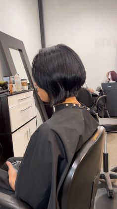 Keon Brunson | See You Tomorrow ATLANTA 🛫 Perfect Graduated,Asymmetric, Versatile, Bob Haircut ….😍… Liz Know What’s She Wants ……💁🏻‍♀️ #dmv... | Instagram Sew In Bob Hairstyles, Nothing Is Perfect, Bob Weave