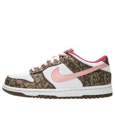 (GS) Nike Dunk Low 'XOXO' 309601-261 (SNKR) Pink Sneakers With Logo Print For Streetwear, Pink Logo Sneakers For Streetwear, Hype Shoes, Nike Dunk Low, Dream Shoes, Dunk Low, Nike Dunk, Shoe Game, Nike Dunks