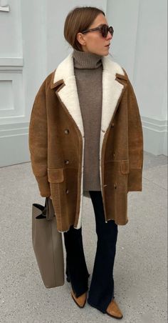 Max Studio Clothing, January 2024 Fashion, Mens Fall Outfits, Look Winter, Chique Outfit, Winter Inspiration, Style Muse, Looks Street Style, Outfit Trends