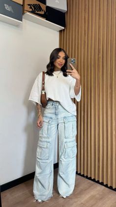 Cargo Jeans Outfit Aesthetic, Street Wear Outfit Ideas, Cargo Jeans Outfit, Outfits Con Jeans, Outfits Baggy, Casual Day Outfits, Elegante Casual, Looks Street Style, Classy Casual Outfits