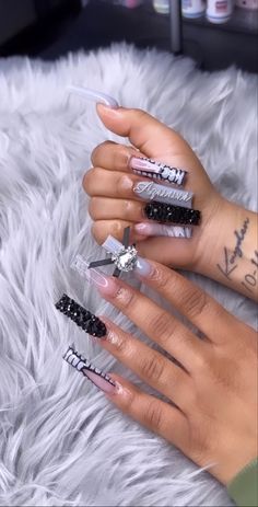 Extra Design Nails, 19th Birthday Nails Ideas, 17th Birthday Nails, Gemini Nails Designs, Aquarius Birthday Nails, White Birthday Nails, Acrylic Nails Short Square, Tapered Square Nails, Acrylic Nail Set