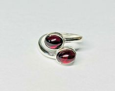 Band Ideas, Ladies Ring, Jewellery Ideas, Cabochon Ring, 925 Ring, Rhodolite Garnet, Pretty Rings, Garnet Gemstone, Ring Band