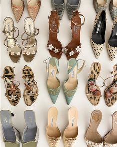 #vintage #heels #flowers #fame Pretty Heels, Funky Shoes, Summer Heels, Fancy Shoes, Cute Heels, Girly Shoes, Aesthetic Shoes, Shoe Inspo