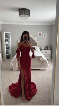 Ball Outfit, Spring Ball, Debs Dress, Red Prom Dress Long, Prom Suit, Classy Prom, Prom Inspiration, Prom Dresses Black, Deb Dresses