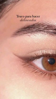 Simple Makeup No Eyeliner, Eye Makeup For Brown Eyes Tutorial, Cute Eyeliner Tutorial, Eyeliner With Eyeshadow Tutorials, Simple Brown Eyeliner, Eye Makeup No Eyeliner, Doe Eyes Eyeliner, Simple Black Eyeliner, How To Do Eye Makeup