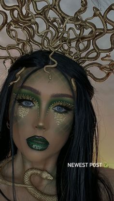 Medusa Masquerade Mask, Snake Make Up Eyes, Elf Queen Makeup, Medusa Face Makeup, Medusa Make Up Ideas, Snake Eyes Makeup, Medusa Inspired Makeup, Halloween Medusa Makeup, Halloween Makeup Medusa