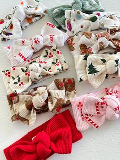 Organic Waffle Knot Bow, Christmas Lights – SpearmintLOVE Diy Baby Bows Headbands, Pink Christmas Lights, Diy Baby Bows, Holly Print, Cute Christmas Outfits, Knot Bow, Christmas Clothing, Broken Bow, Christmas Gingerbread Men