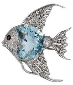 Brooch made of 18K white gold with aquamarine and diamonds, by unknown author Pisces Jewelry, Bijoux Art Nouveau, Fish Jewelry, Aquamarine Jewelry, Elizabeth Taylor, March Birth Stone, Diamond Bracelets, Animal Jewelry, Vintage Brooches