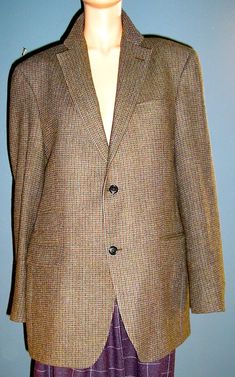 "Vintage Austin Reed wool tweed blazer jacket. London. Double back vent. Size 42L. MINT condition, no damage or flaws. Oversized BF jacket. Measurements: Shoulders across front: 19\" Chest across front: 24\" Waist across front: 21\" Hips across front: 24\" Length: 32\" Sleeve inseam: 18\" plus 1/2\" hem. Please read all measurements and view all photos provided before purchasing as I do NOT accept returns. I do my best to list accurate measurements and notate all visible flaws/signs of wear. I a Casual Wool Blazer With Houndstooth Pattern, Casual Tweed Blazer With Notch Lapel, Casual Wool Houndstooth Blazer, Casual Tweed Sport Coat For Business, Casual Wool Sport Coat For Office, Oversized Jacket, Tweed Blazer, Pretty Dresses, Men's Blazer