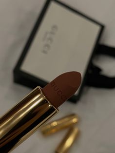 Gucci Lipstick Aesthetic, Gucci Lipstick, Gucci Makeup, Lipgloss Makeup, Luxury Lipstick, Makeup Eyeshadow Palette, Beautiful Lipstick, Natural Face Skin Care