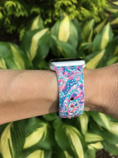 Add some prep to your arm with these printed Watch Bands! A favorite for sports and everyday wear. FEATURES: Strap material: Smooth Silicone. Width: 2.1cm/ 0.8" Wrist size circumference: Comes in 4 different sizes. Adjustable to 7 different sizes. - 38/40/41mm S/M fits wrists 125mm- 170mm (4.9"-6.7") - 38/40/41mm M/L fits wrists 130mm- 190mm (5.1"-7.5") - 42/44/45mm S/M fits wrists 125mm- 175mm (4.9"-6.9") - 42/44/45mm M/L fits wrists 130mm- 200mm (5.1"-7.9") Additional features: Water resistant Random Wishlist, Apple Watch Hacks, Cute Apple Watch Bands, Preppy Accessories, Bday Wishlist, Holiday 2024, Real Christmas, Apple Watches, Beads Bracelet Design