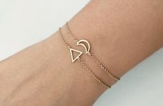 14K 9K Crescent Moon Bracelet, Half moon gold bracelet, Minimallist Dainty gold bracelet, Women Gift, Gift for Daughter, Birthday Gift, Gift for her, FREE EXPRESS SHIPPING Beautiful and delicate bracelet with a crescent moon charm made in 14K or 9K solid gold. Remember to reach for the moon and the stars, and they won't be able to resist flying into your hands! Whsiper...To the moon and back! -------------------------------------------------- D E T A I L S 14K Solid Gold or 9K Solid Gold Dimensi Gold Moon-shaped Bracelets As Gift, Gold Moon-shaped Bracelets For Gifts, Gold Moon-shaped Bracelet For Gift, Minimalist Gold Moon Bracelet, Minimalist Moon Shaped Gold Bracelet, Minimalist Moon-shaped Gold Bracelet, Gold Minimalist Moon Bracelet, Minimalist Moon Phase Bracelet As Gift, Minimalist Moon Phase Bracelet Gift