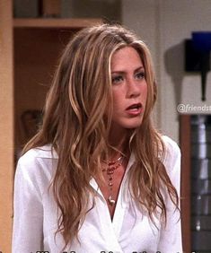 Rachel Green Hair Color Highlights, Jennifer Aniston Hair Highlights, Bronde Haircolor 90s, Rachel Green Hair Highlights, Jennifer Aniston Hair Curly, Blonde Rachel Haircut, Jennifer Aniston Wavy Hair, Southern Haircuts, Rachel Green Wavy Hair